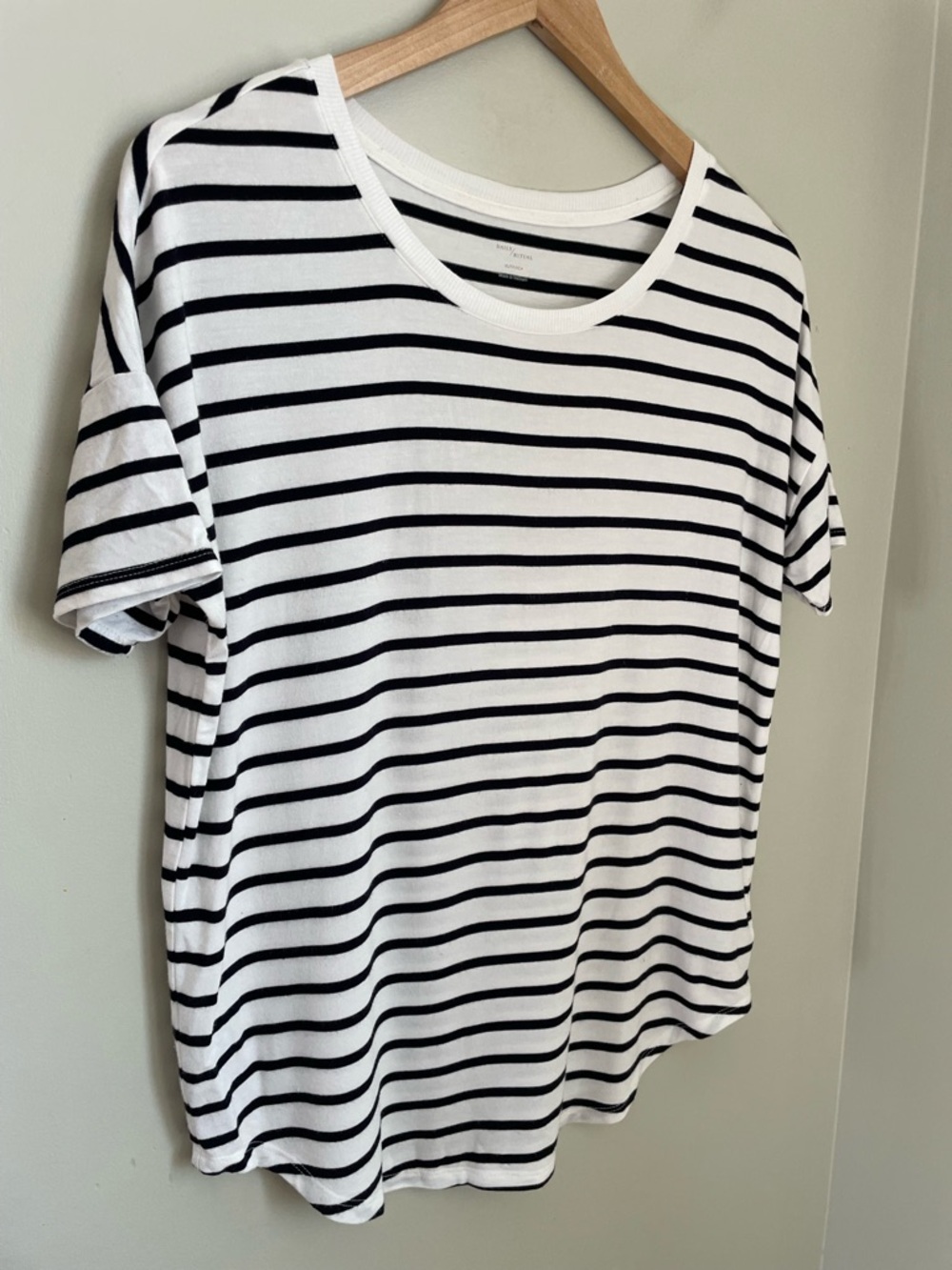 Daily Ritual Striped Relaxed Fit Tee Size XS Casual Athleisure Neutral - Picture 2 of 6
